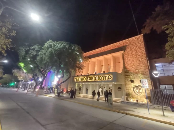 R (1) Inauguraron las obras de modernización integral del Teatro Sarmiento
