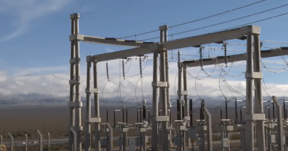 Orrego firmó un proyecto clave para la transformación energética de San Juan