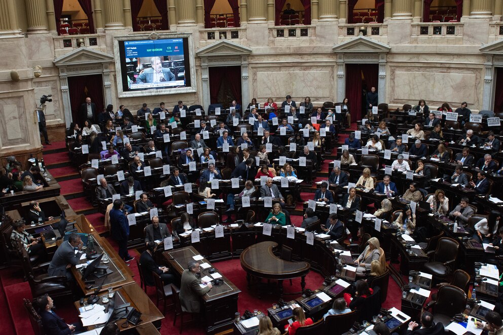 Diputados aprobó un aumento del 7,2% de las jubilaciones y una suba del bono a $110 mil