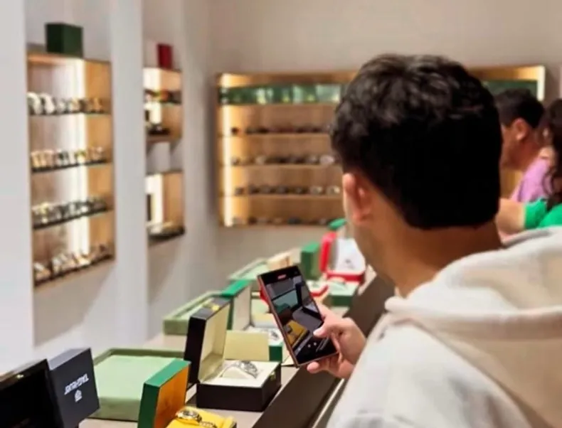 Robo exprés en una relojería: en solo 4 minutos se llevaron un botín millonario