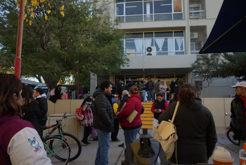 Quién es la mujer que detuvieron por la amenaza de bomba en el Hospital Rawson y que puede ir presa