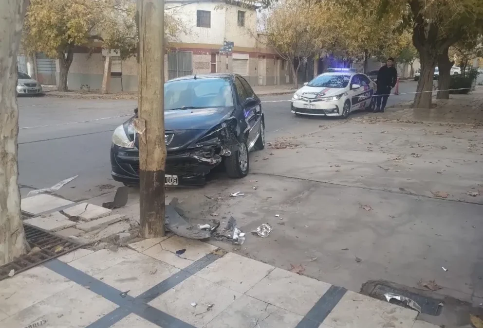 Tragedia en Capital: identificaron al conductor que murió tras chocar contra un pilar