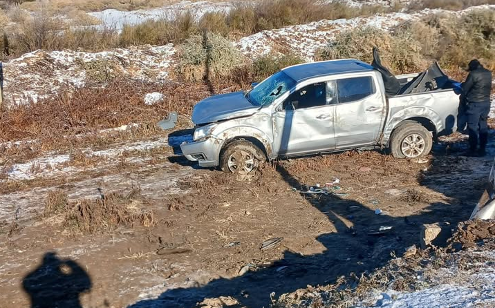 Tres médicos resultaron heridos tras vuelco en Ruta 150 cerca de Jáchal