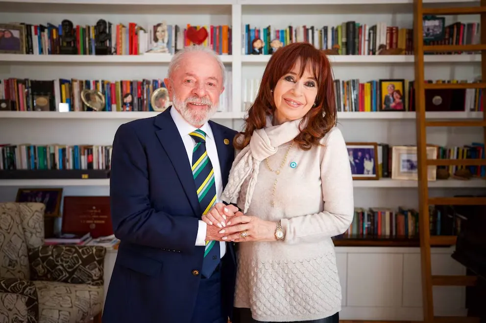 Lula da Silva visitó a Cristina Kirchner en su domicilio durante casi una hora