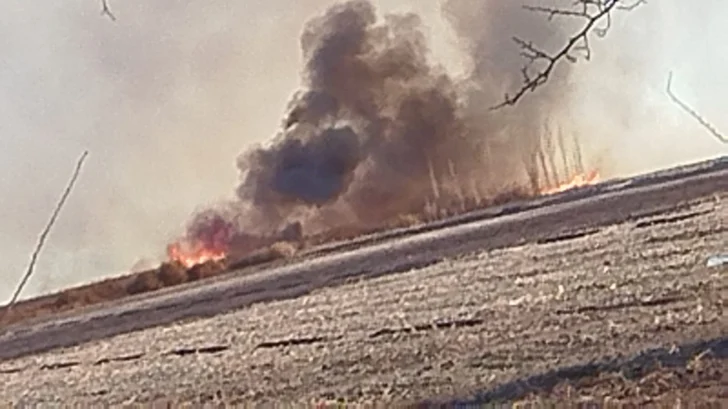 El viento provocó incendios en pastizales de al menos 8 departamentos