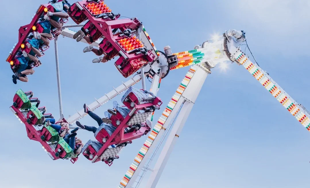 Un juego de un parque de diversiones se desplomó y dejó 23 heridos en Arabia Saudita