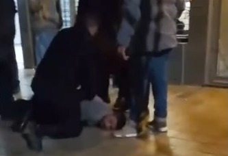 Violencia a la salida de un boliche: golpeó a su pareja y fue detenido por testigos