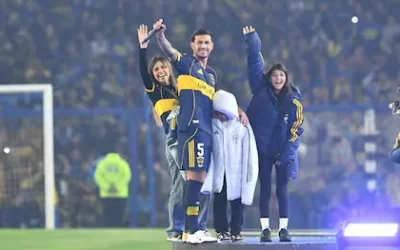 Con la cancha llena, Boca presentó a Leandro Paredes