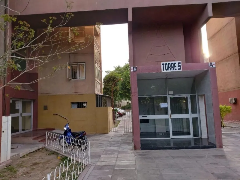 R (1) Un adulto mayor falleció y su esposa resultó herida en un departamento del Barrio San Martín