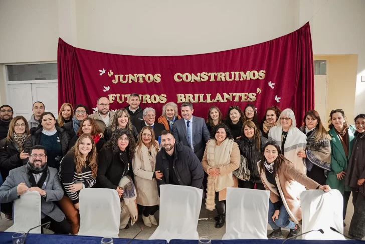 El gobernador Orrego inauguró el nuevo edificio de la Escuela Blas Parera en Rivadavia