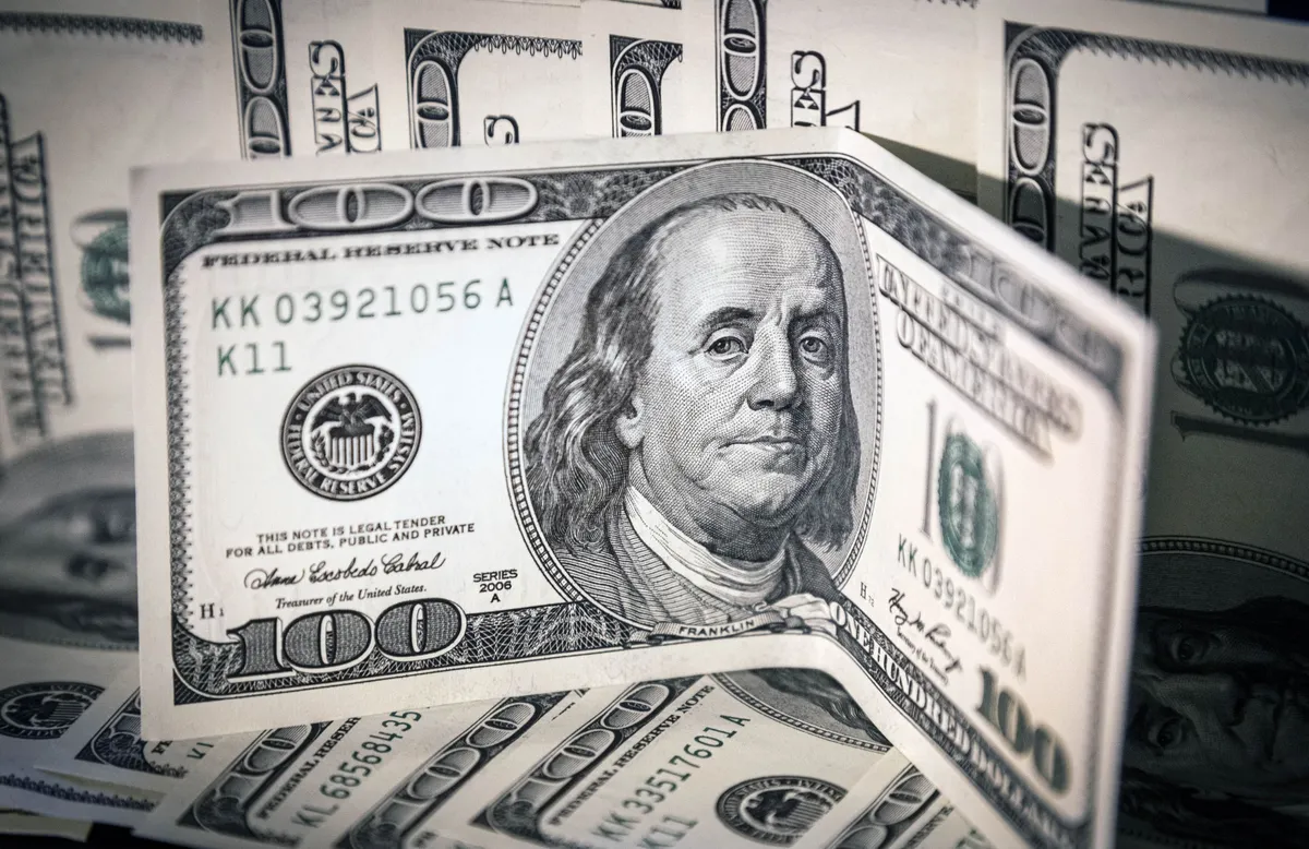 a $1.260 para la compra y $1.360 para la venta