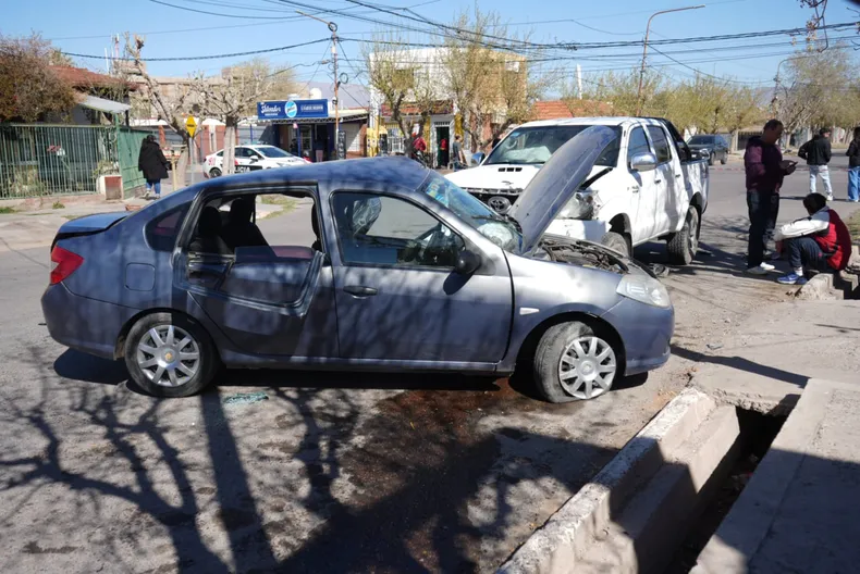 Cuatro heridos, entre ellos dos niñas, tras un fuerte choque en Rawson