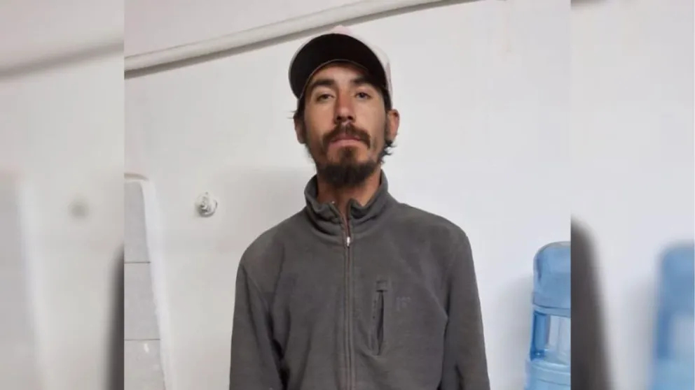 Volvió a su casa y encontró a un ladrón escondido debajo de la cama: el sujeto fue detenido