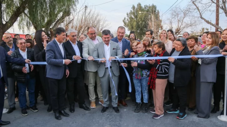 Orrego y Martín inauguraron la repavimentación de la Villa Flora, en Rivadavia